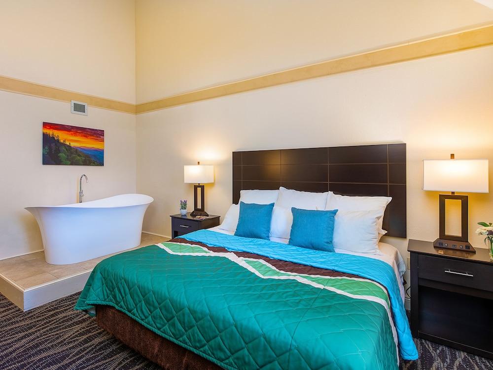 Country Cascades Waterpark Pigeon Forge